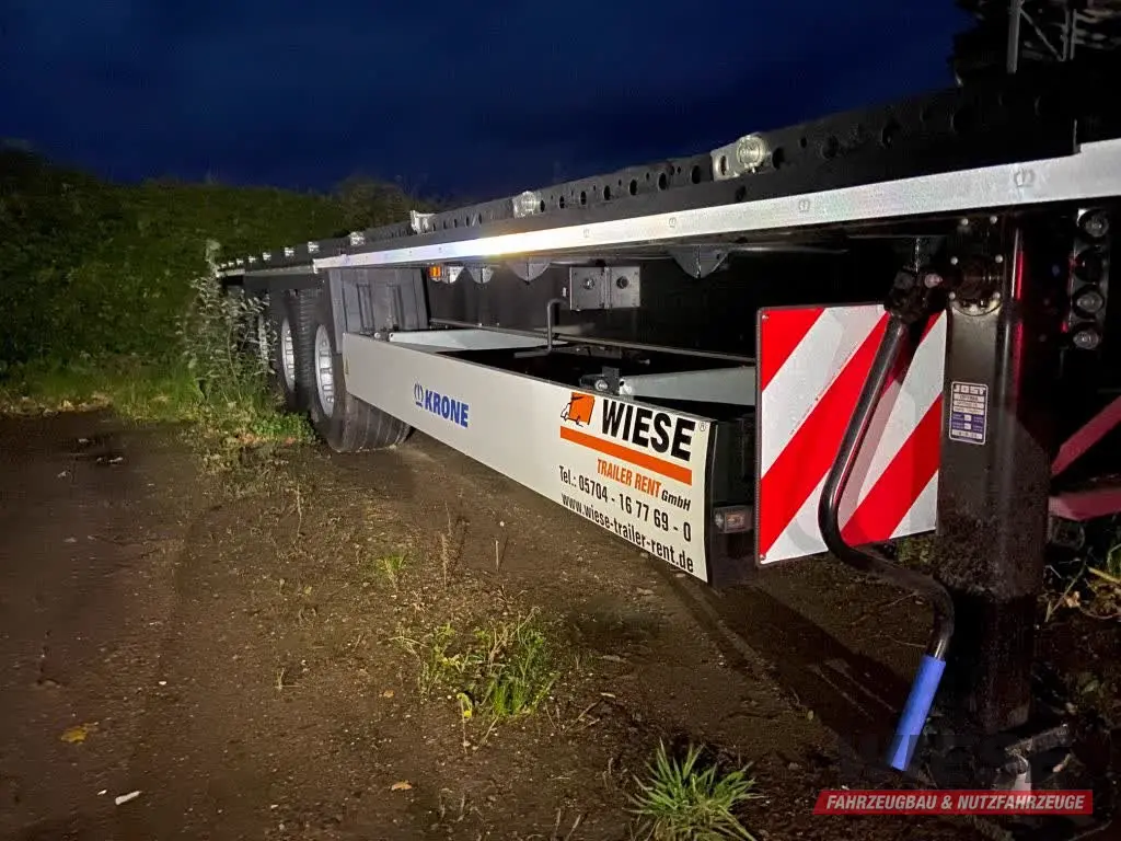 Krone-Plattform-Sattelauflieger von Wiese Trailer Rent in Petershagen mieten ab 850.00€