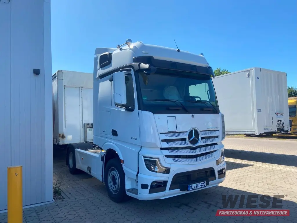 Mercedes Benz SZM Actros von Wiese Trailer Rent in Petershagen mieten ab 2950.00€