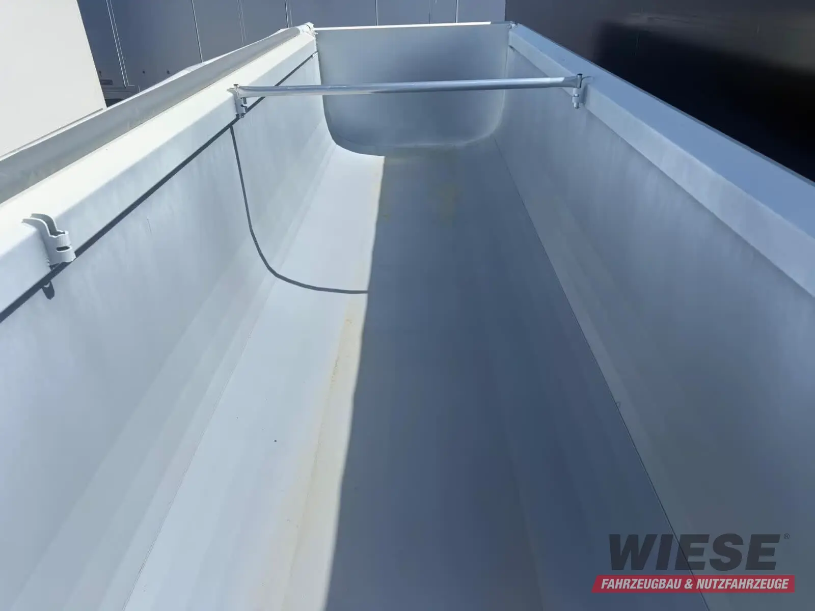 Schmitz Kipper von Wiese Trailer Rent in Petershagen mieten ab 1250.00€