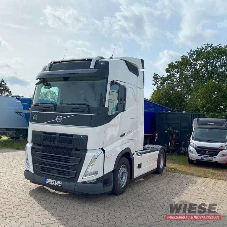 Volvo SZM von Wiese Trailer Rent in Petershagen mieten ab 3200.00€