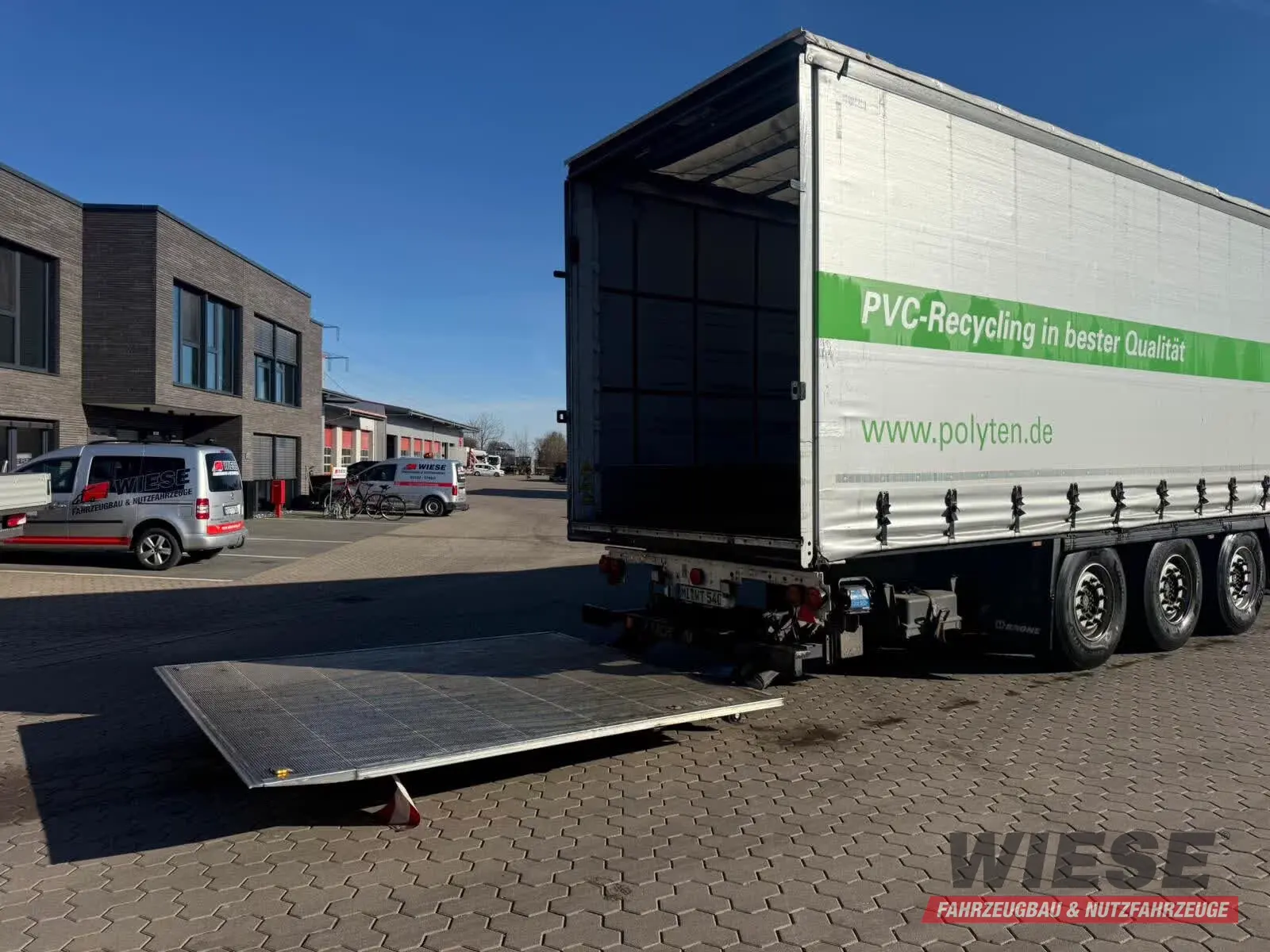 Krone Planenauflieger von Wiese Trailer Rent in Petershagen mieten ab 975.00€
