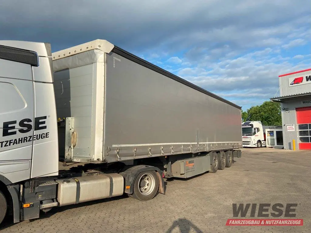 Schmitz Plane von Wiese Trailer Rent in Petershagen mieten