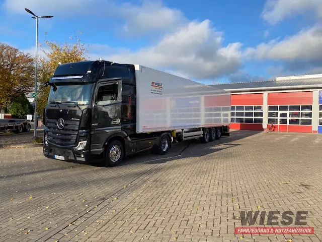 Schmitz Dreiachs von Wiese Trailer Rent in Petershagen mieten ab 845.00€