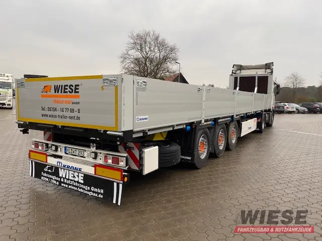 Krone Plateau Stahlmatte von Wiese Trailer Rent in Petershagen mieten ab 875.00€