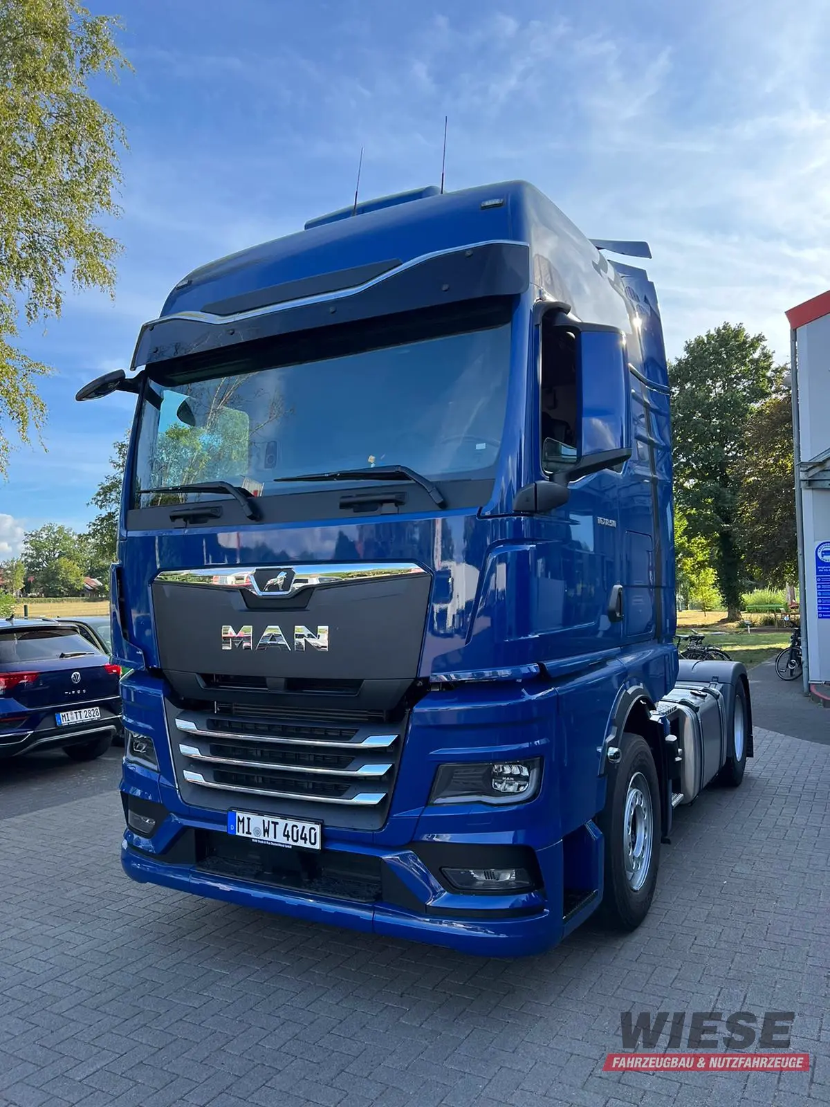 MAN TGX SZM von Wiese Trailer Rent in Petershagen mieten ab 2800.00€