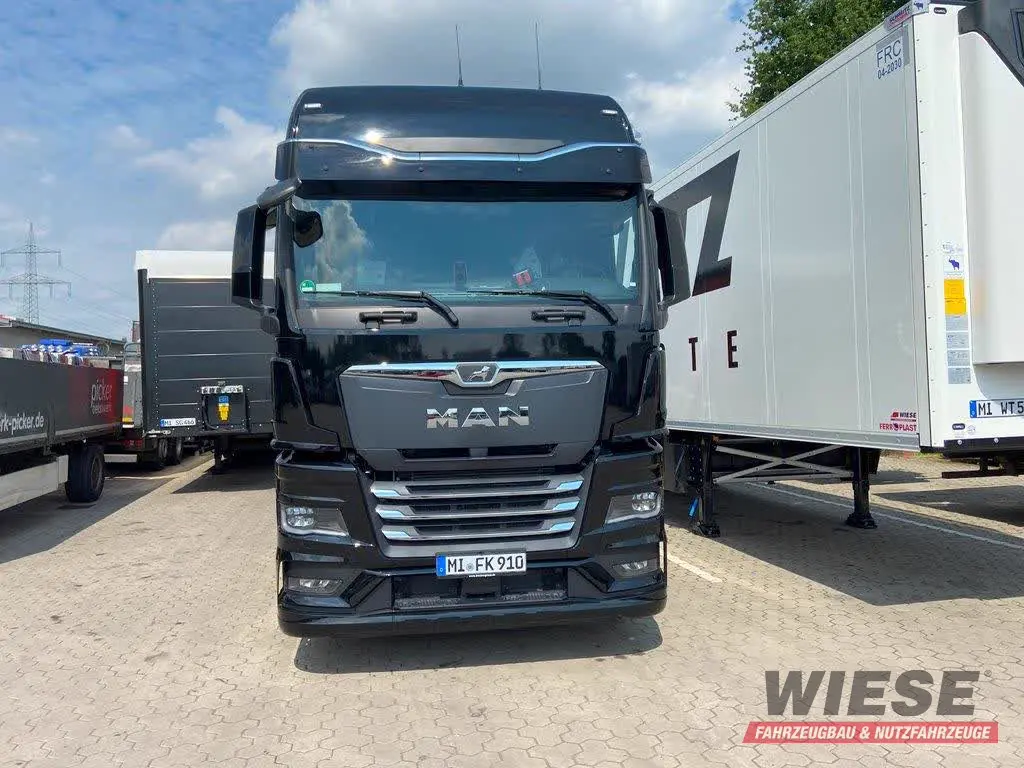 MAN Sattelzugmaschine von Wiese Trailer Rent in Petershagen mieten ab 2800.00€