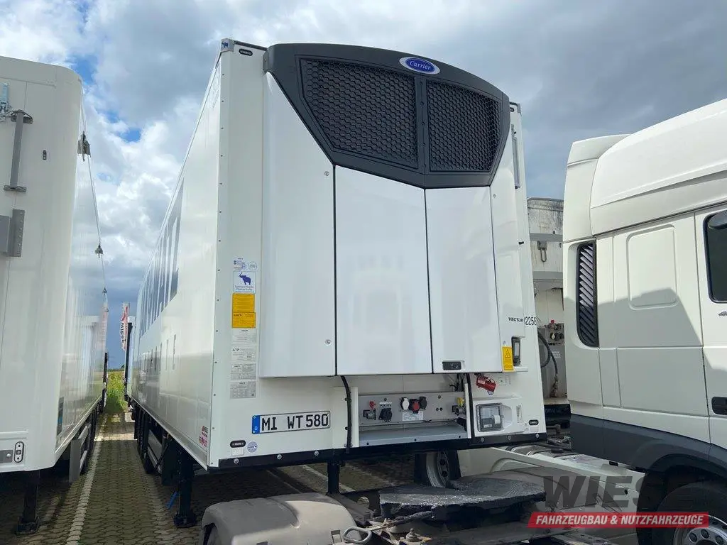 Schmitz Cargobull Kühler SCB*S3