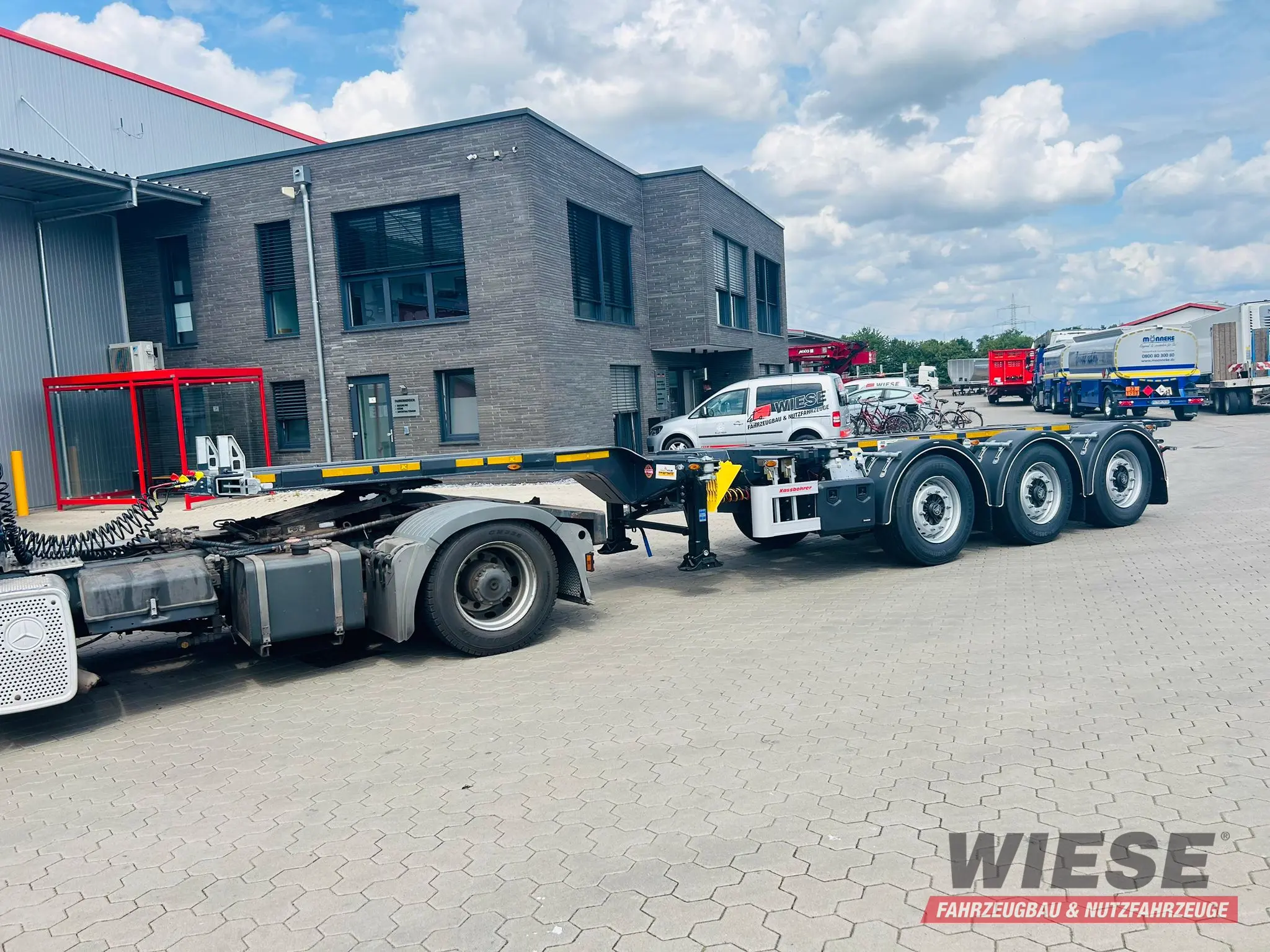 Kässbohrer Multicont - Container Chassis von Wiese Trailer Rent in Petershagen mieten ab 650.00€