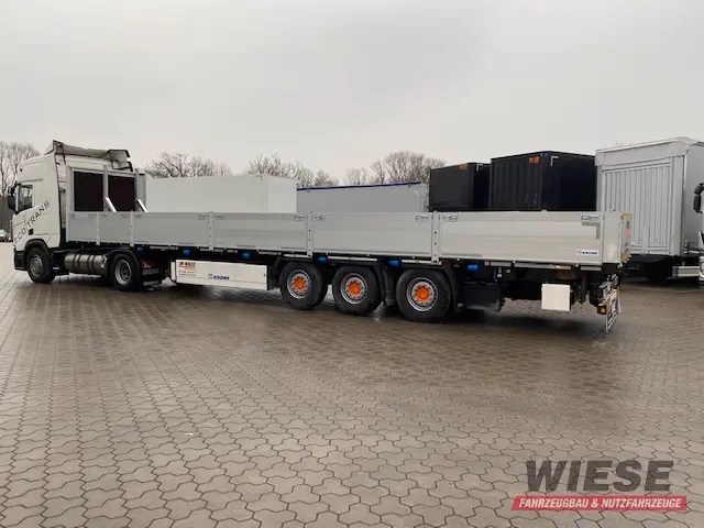 Krone Plateau Stahlmatte von Wiese Trailer Rent in Petershagen mieten ab 875.00€