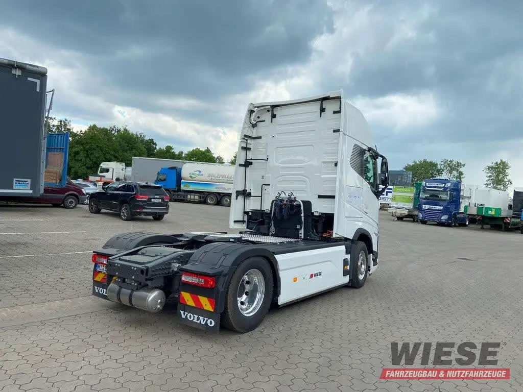 Volvo FH Elektro von Wiese Trailer Rent in Petershagen mieten ab 4500.00€
