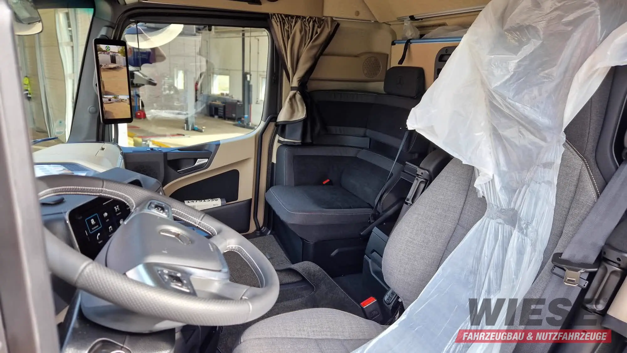 Mercedes Sattelzugmaschine von Wiese Trailer Rent in Petershagen mieten ab 3000.00€