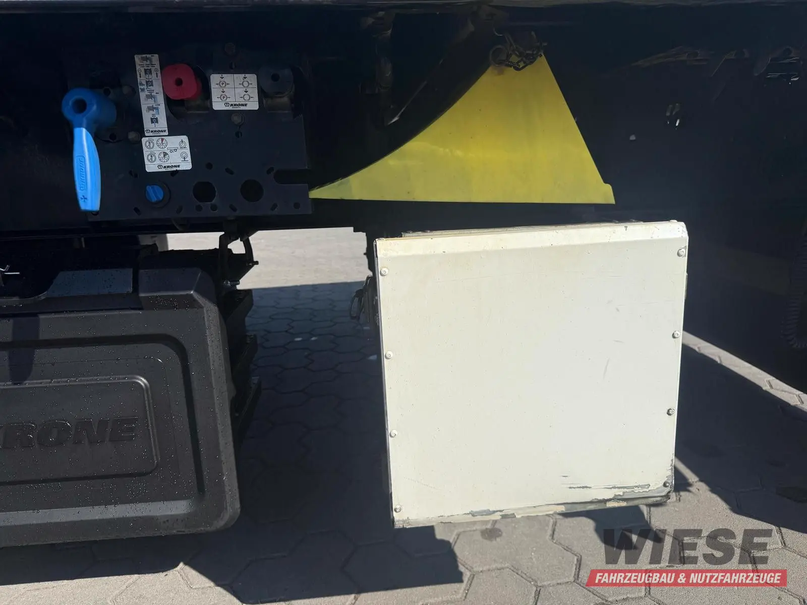 Krone Profi Liner Plateau von Wiese Trailer Rent in Petershagen mieten ab 795.00€