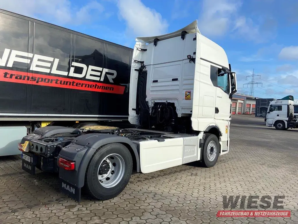 MAN TGX von Wiese Trailer Rent in Petershagen mieten ab 2800.00€