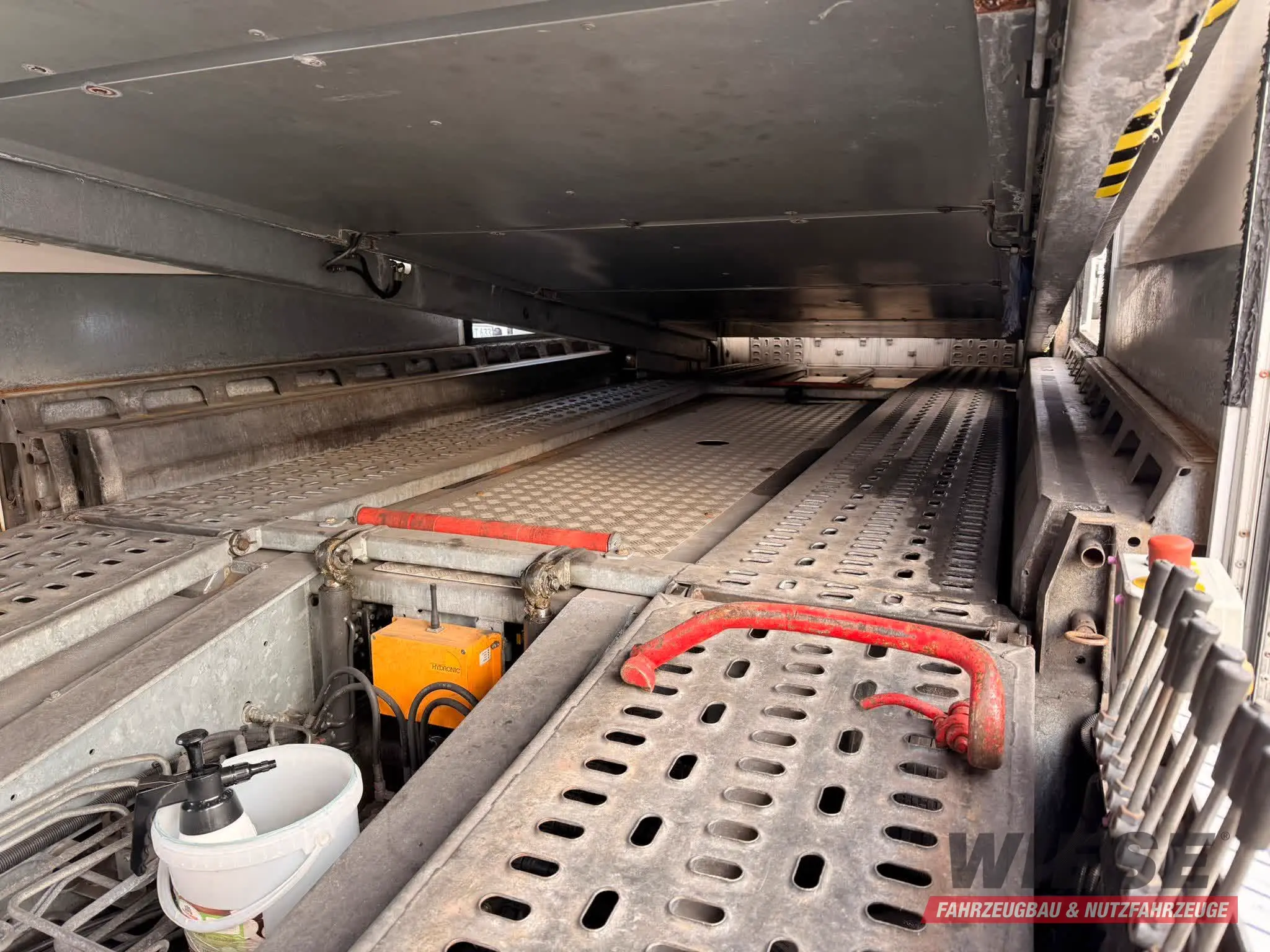 Kässbohrer Sattelanhänger von Wiese Trailer Rent in Petershagen mieten ab 2000.00€