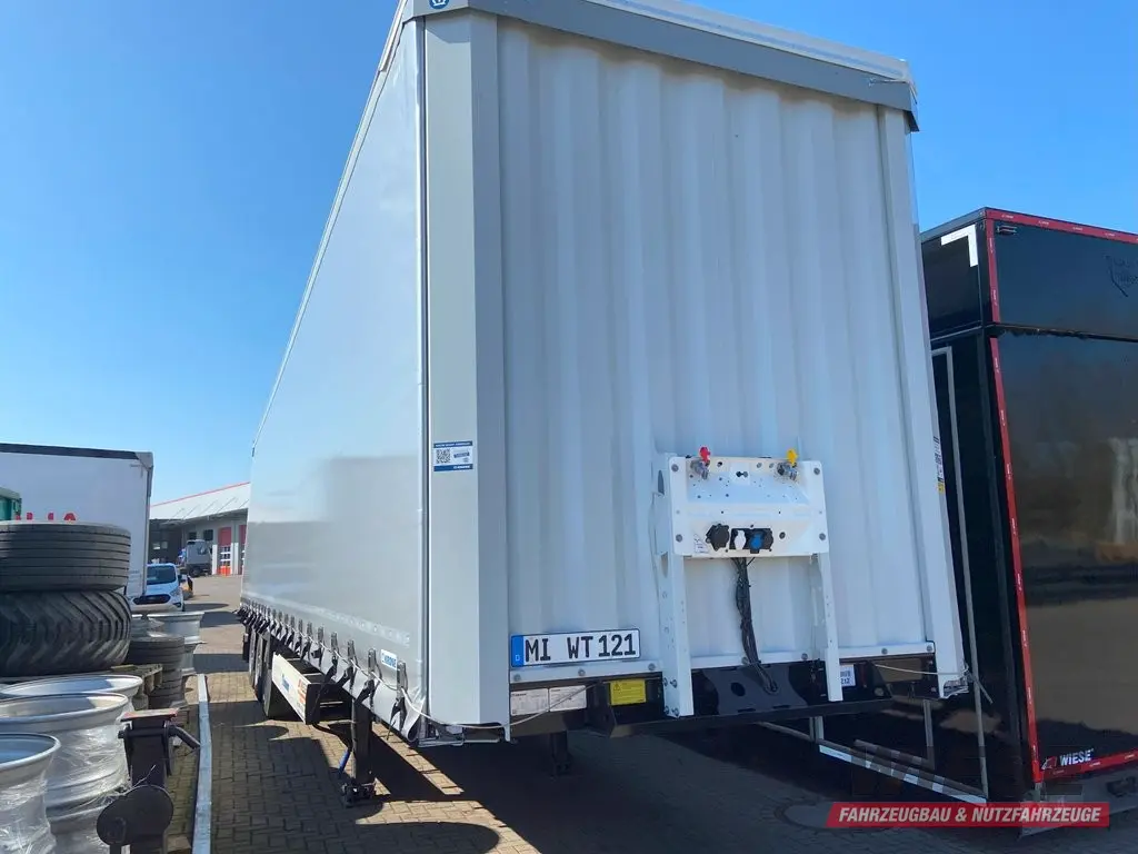 Krone Mega Plane von Wiese Trailer Rent in Petershagen mieten ab 850.00€