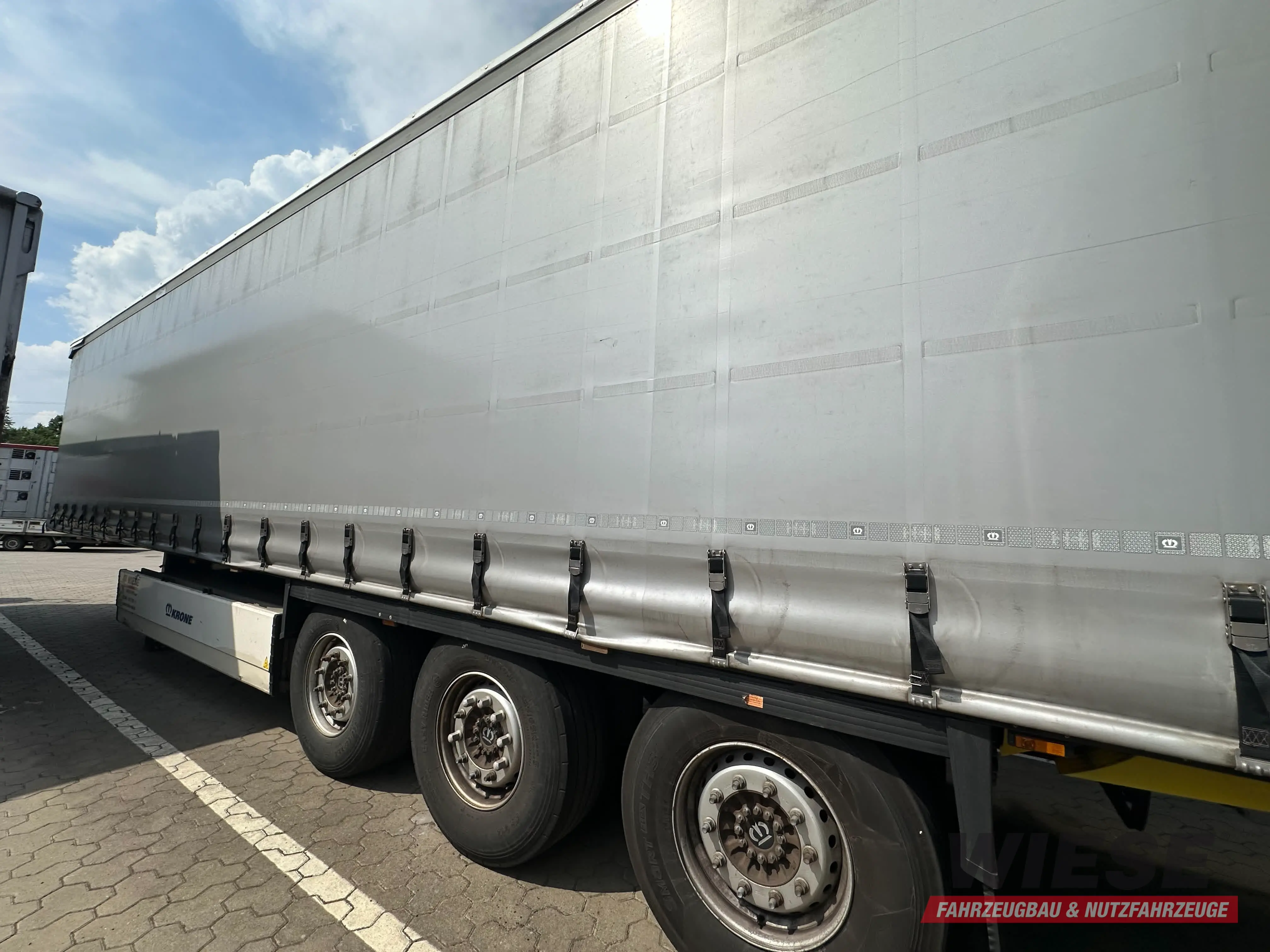 Krone Profi Liner von Wiese Trailer Rent in Petershagen mieten ab 720.00€