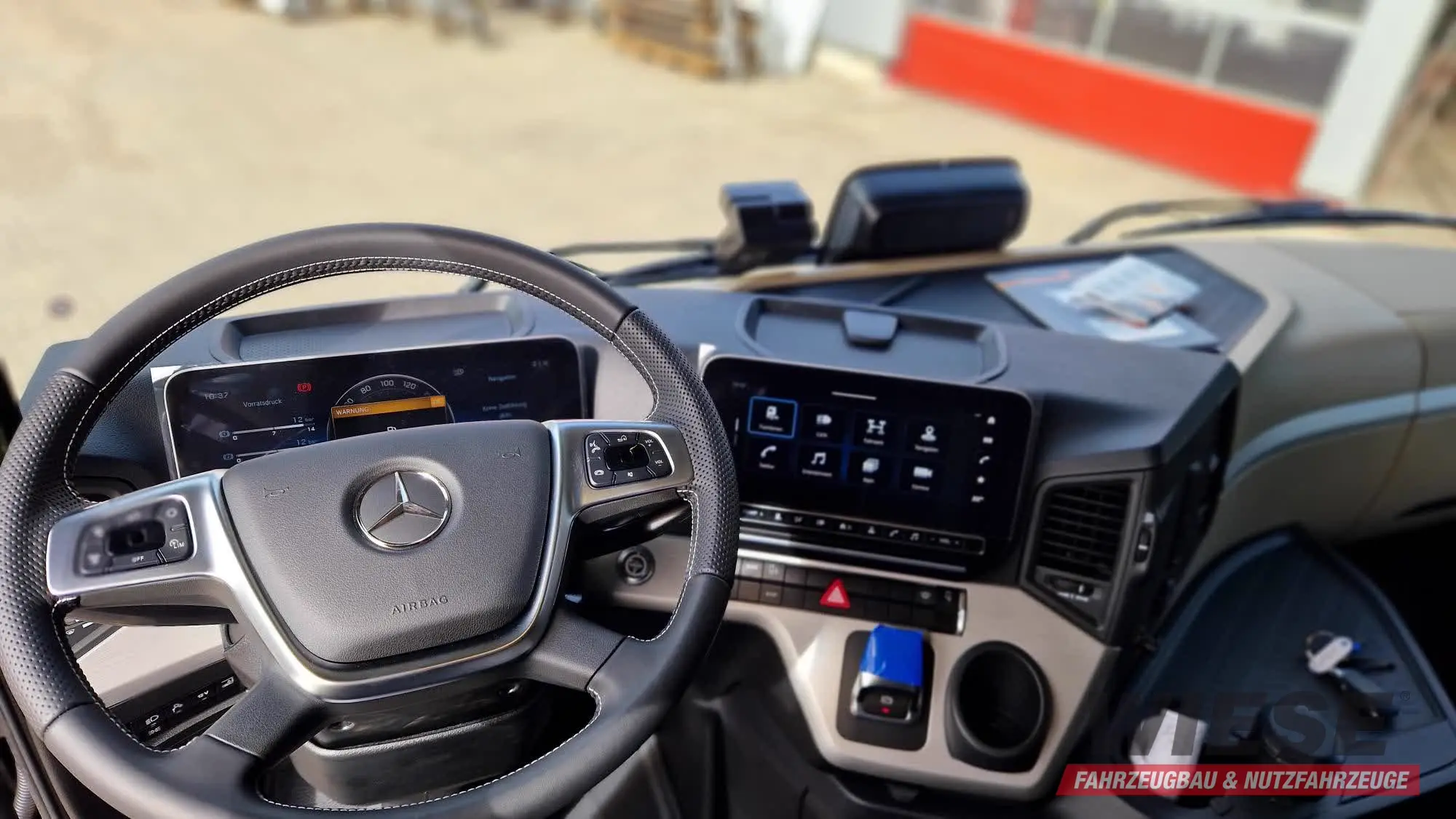 Mercedes Sattelzugmaschine von Wiese Trailer Rent in Petershagen mieten ab 3000.00€