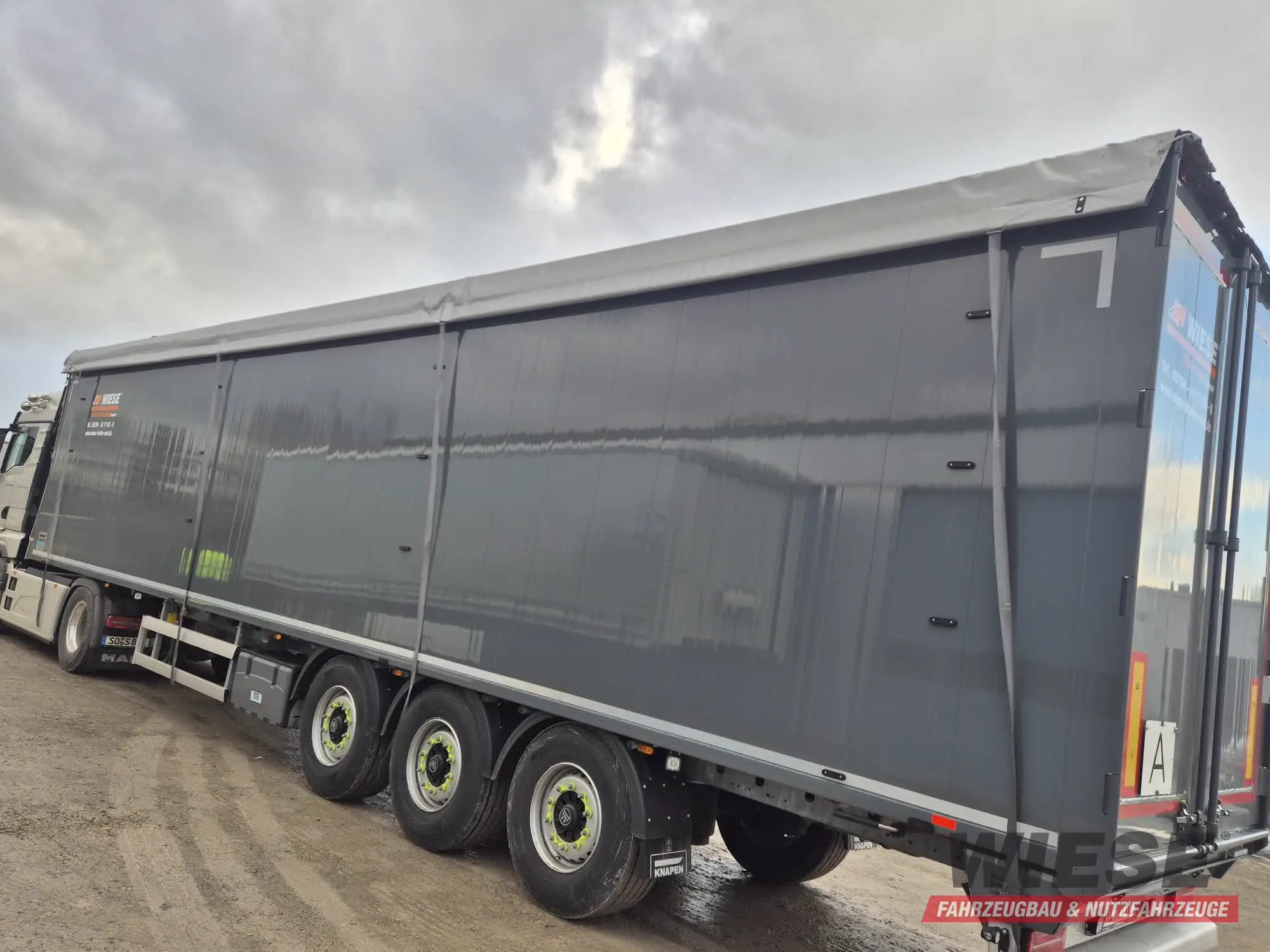 Knapen Schubboden von Wiese Trailer Rent in Petershagen mieten