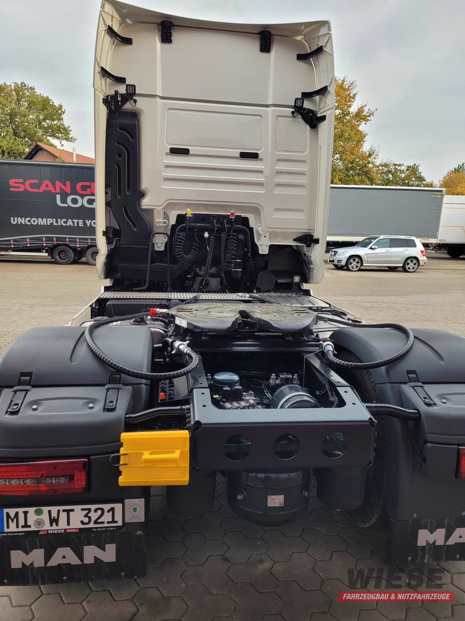 MAN Sattelzugmaschine von Wiese Trailer Rent in Petershagen mieten ab 3200.00€