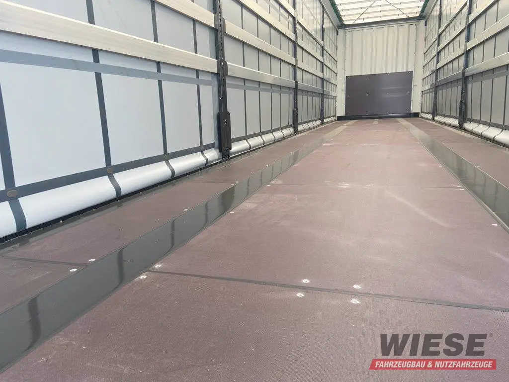 Krone Mega Liner von Wiese Trailer Rent in Petershagen mieten ab 850.00€