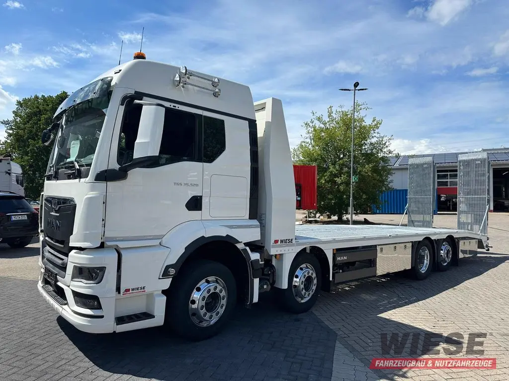 MAN TGS LKW Baumaschinentransporter von Wiese Trailer Rent in Petershagen mieten ab 3487.78€