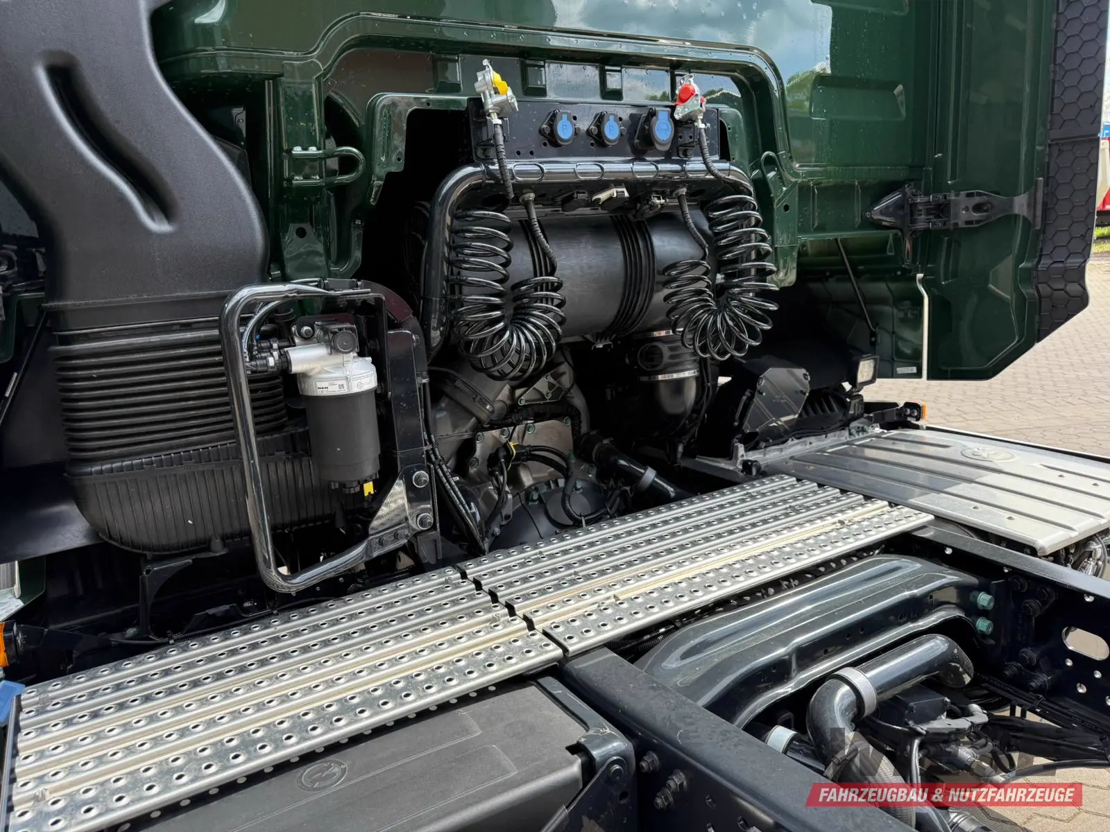 MAN TGX 18.520  - Mirror Cam