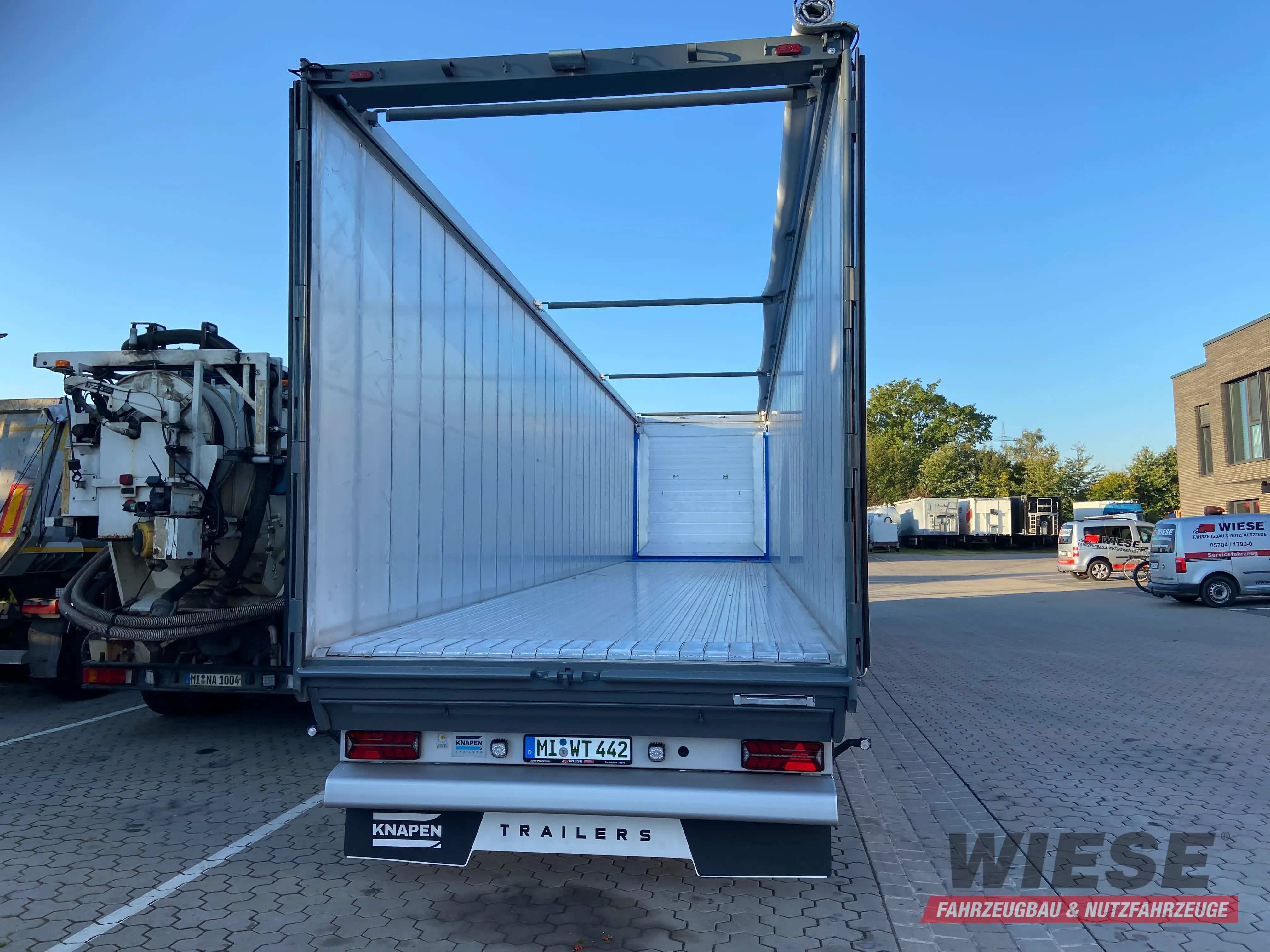 Knapen Schubboden von Wiese Trailer Rent in Petershagen mieten ab 1575.00€
