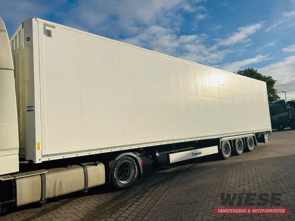 Krone SDK 27 3-Achs Mega Koffer Auflieger von Wiese Trailer Rent in Petershagen mieten ab 500.00€