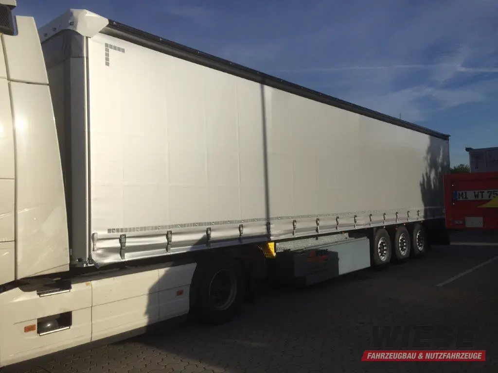 Schmitz Plane von Wiese Trailer Rent in Petershagen mieten ab 720.00€