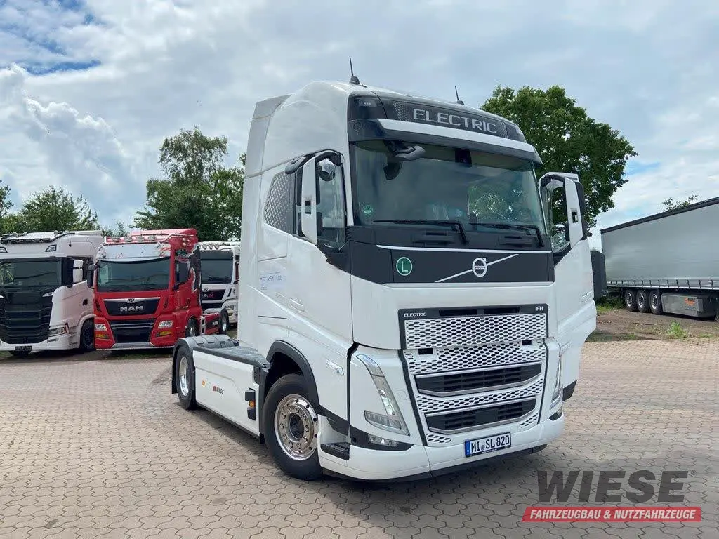 Volvo FH Elektro von Wiese Trailer Rent in Petershagen mieten ab 4500.00€