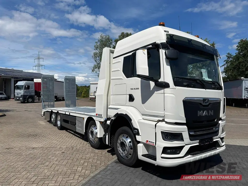 MAN TGS LKW Baumaschinentransporter von Wiese Trailer Rent in Petershagen mieten ab 3487.78€