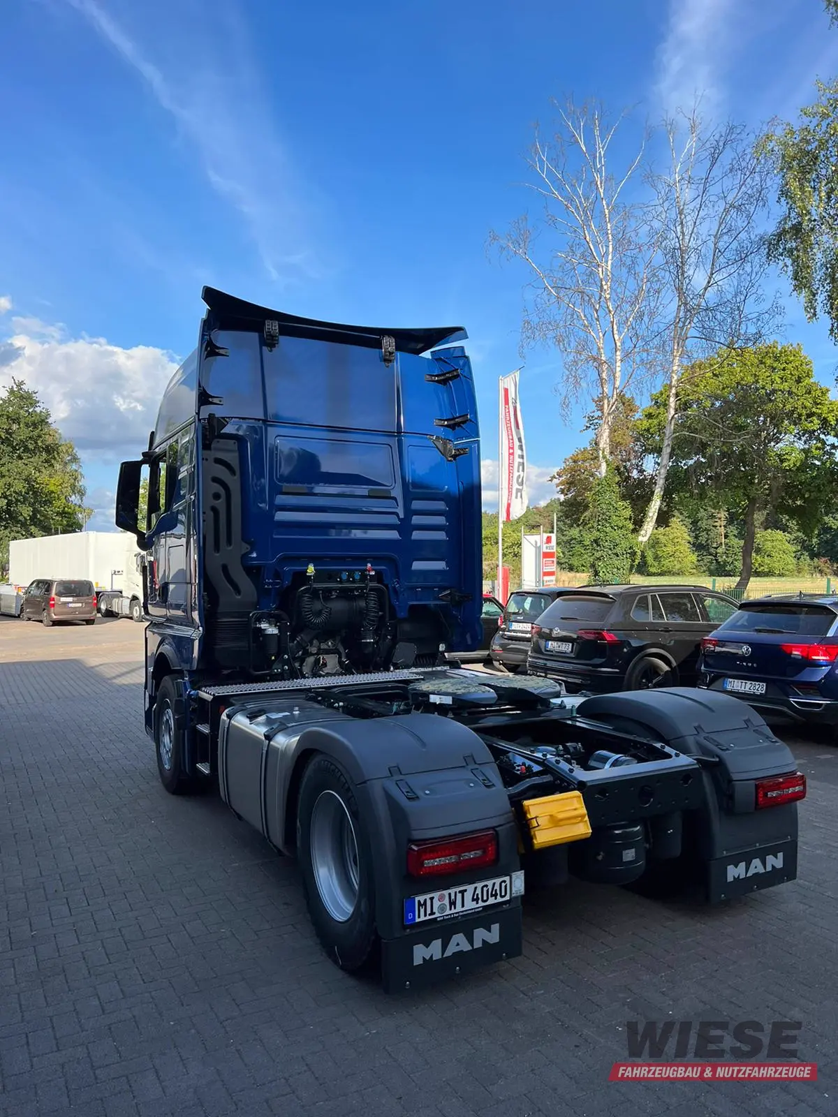 MAN TGX SZM von Wiese Trailer Rent in Petershagen mieten ab 2800.00€