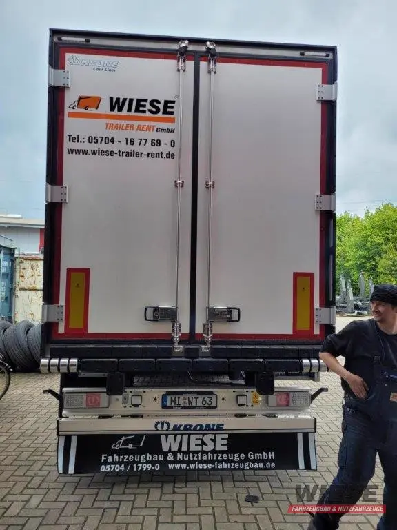 Krone Tiefkühl-Sattelauflieger von Wiese Trailer Rent in Petershagen mieten ab 1525.00€