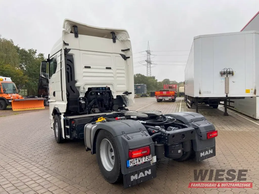MAN TGX 18.510 4x2 BL Sattelzugmaschine von Wiese Trailer Rent in Petershagen mieten ab 3150.00€