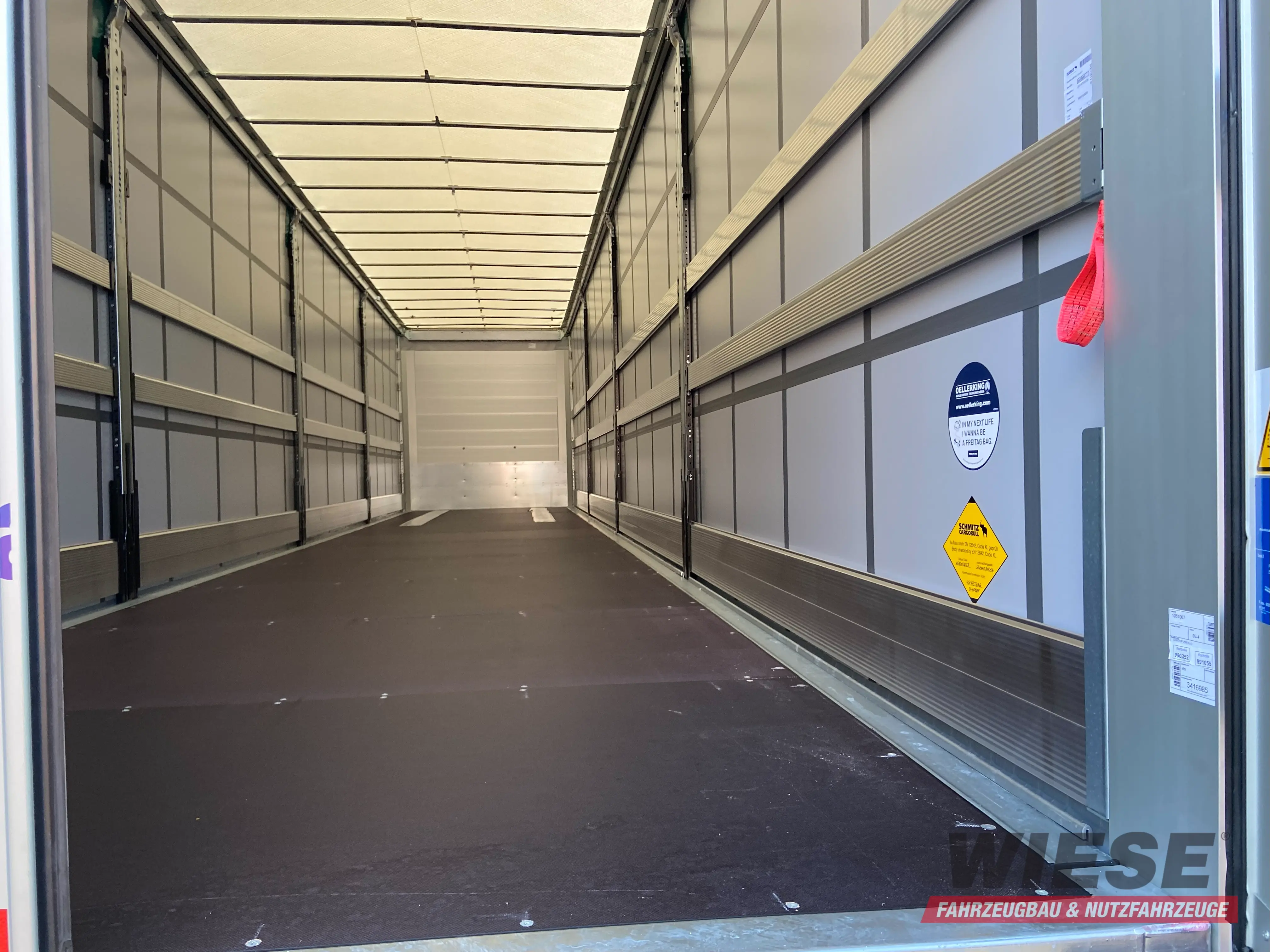 Schmitz Plane von Wiese Trailer Rent in Petershagen mieten ab 800.00€