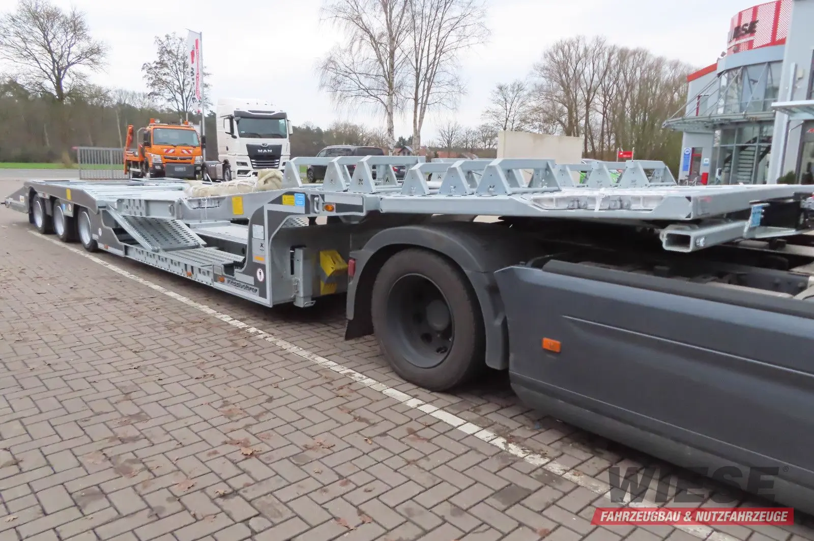 Kässbohrer K.SOK Truck/Car Transporter, Novagrau